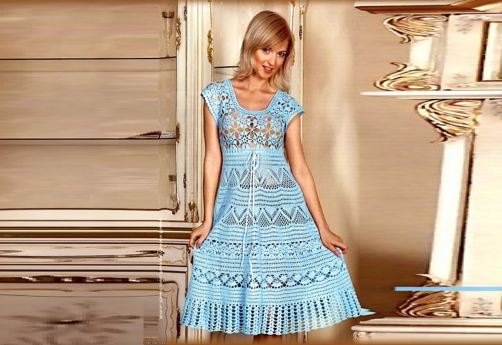 Бирюзовое ажурное платье
