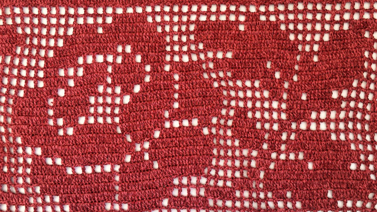 Филейное вязание – полосы из роз