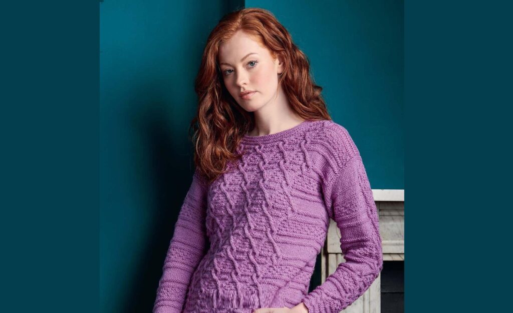 Фиолетовый пуловер