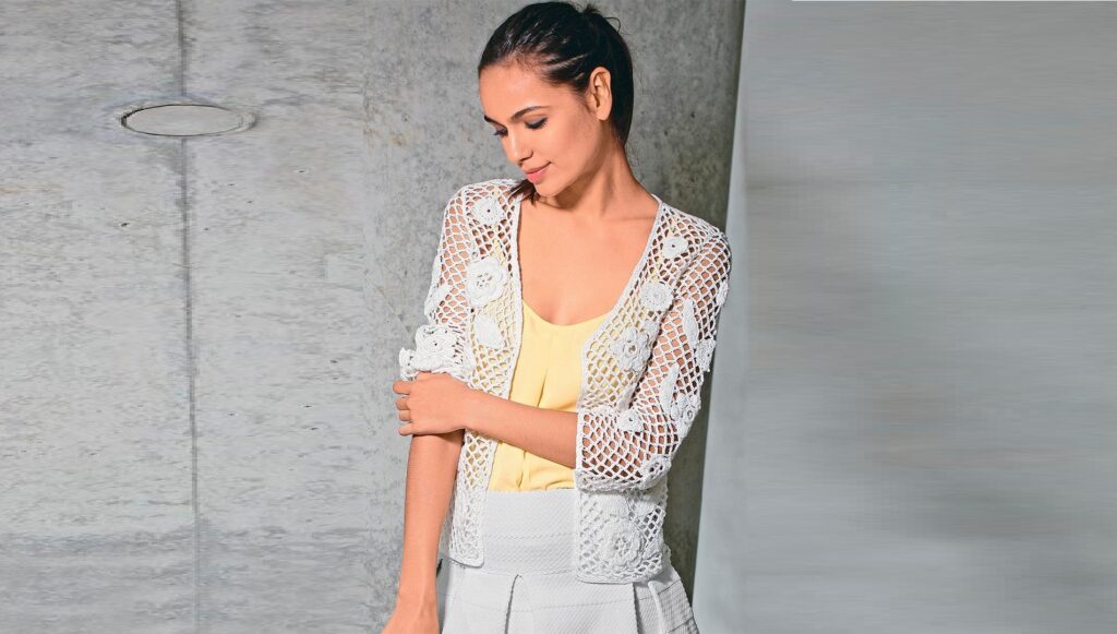 Ажурный жакет с цветами