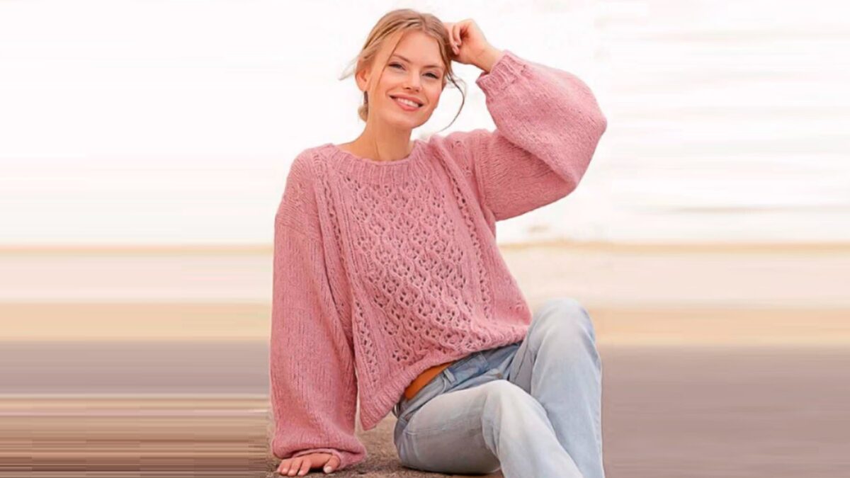 Pullover with openwork pattern and balloon sleeves