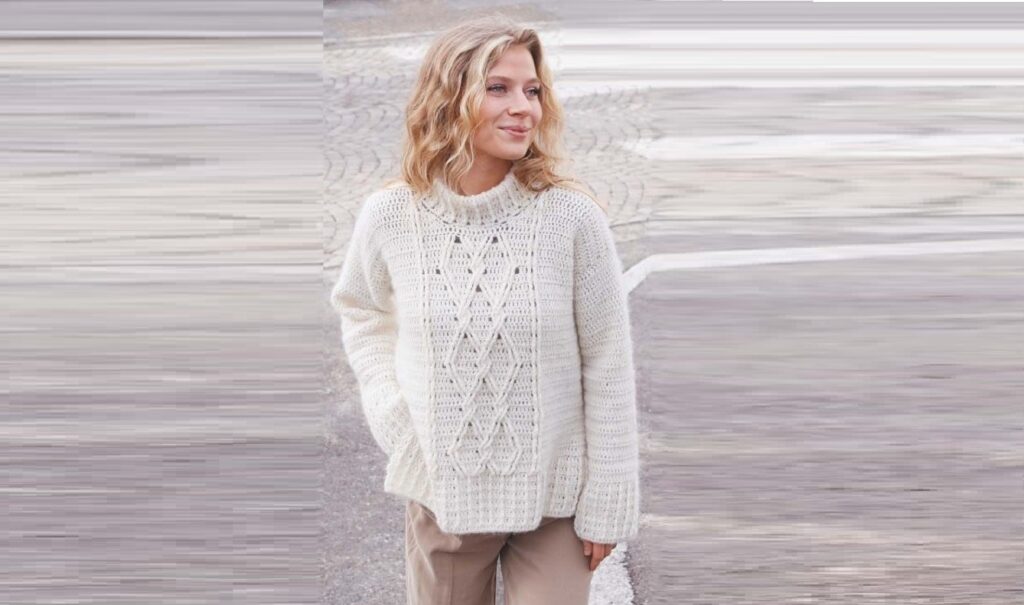 Pullover with ribbed loops