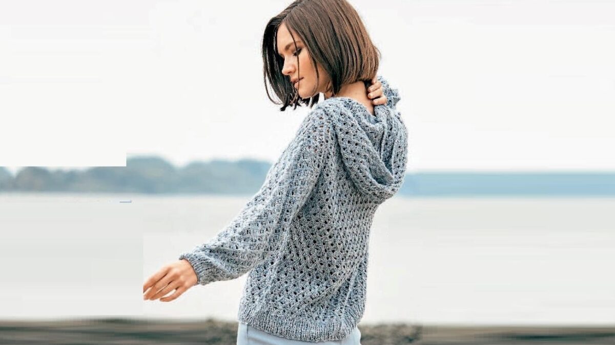 Hooded pullover with mesh pattern