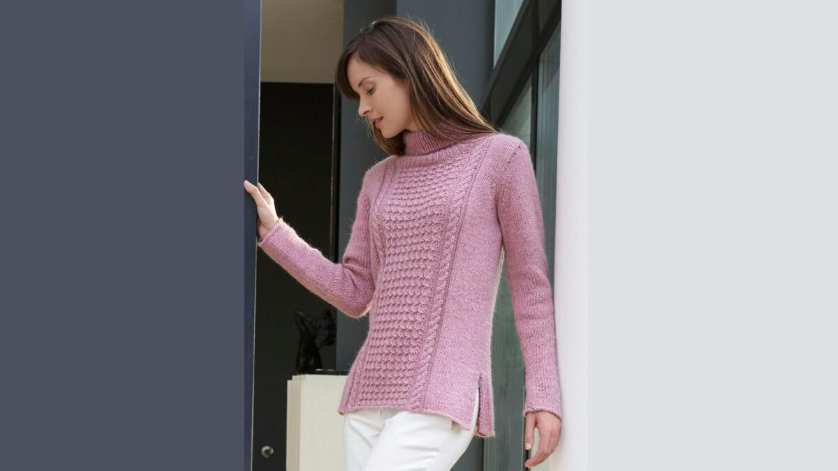 Розовый пуловер Bergere de France с воротником-гольф