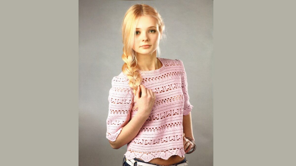 Пуловер розового цвета