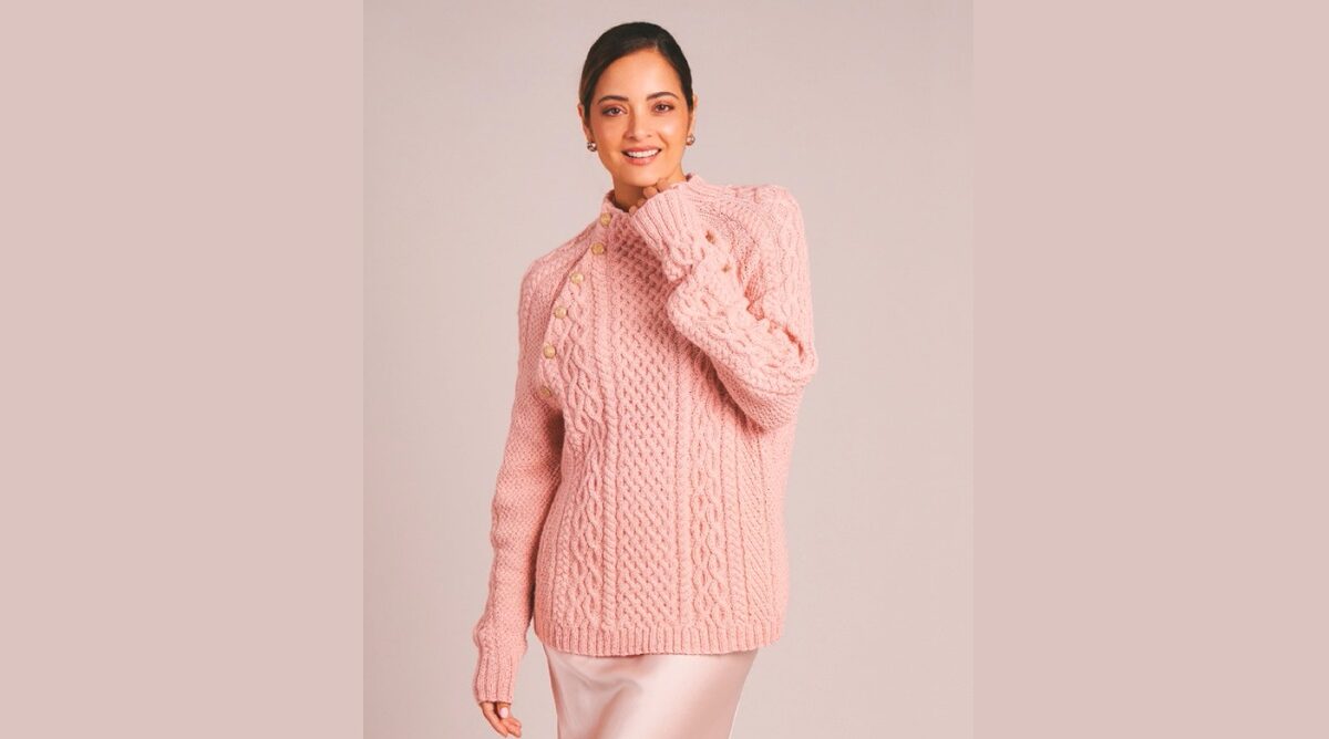 Pullover with embossed patterns