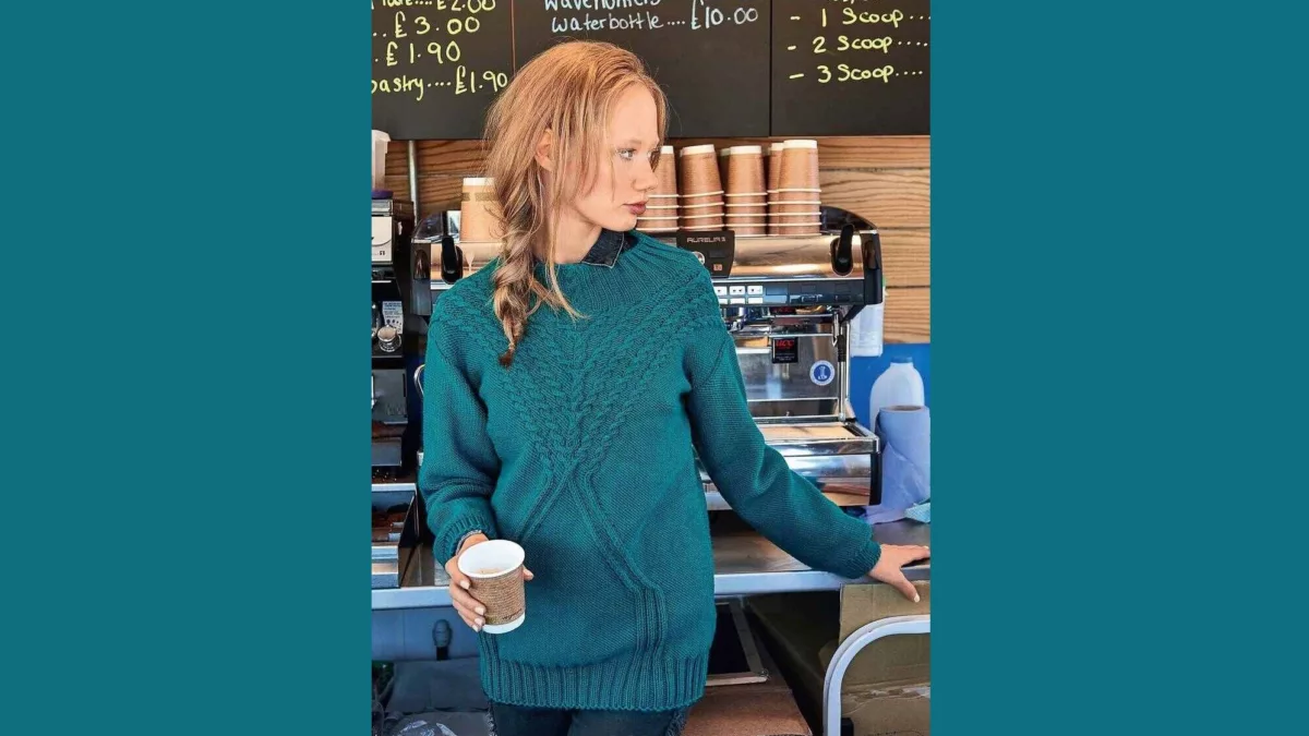 Emerald pullover with central pattern