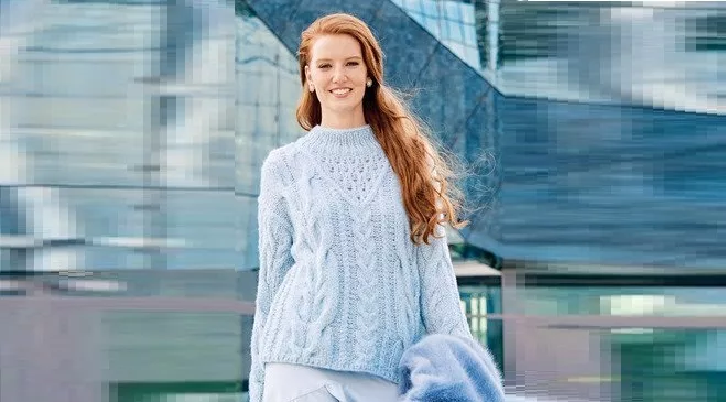 Pullover with a combination of patterns