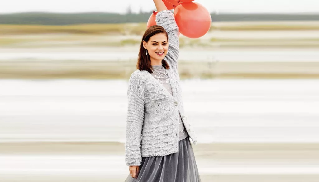 Кардиган на пуговицах с сочетанием узоров