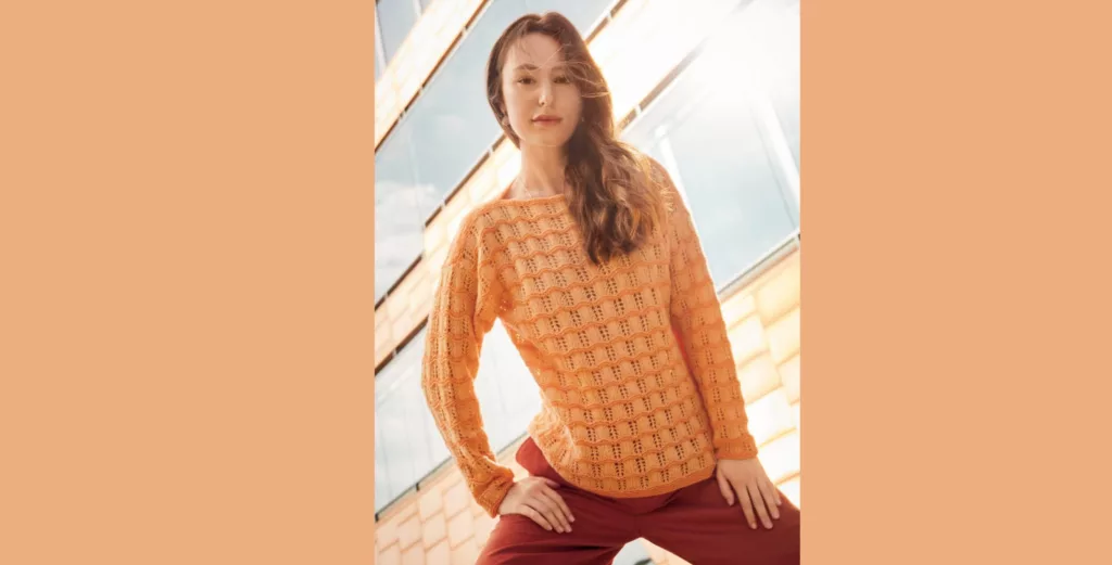 Pullover with wavy pattern