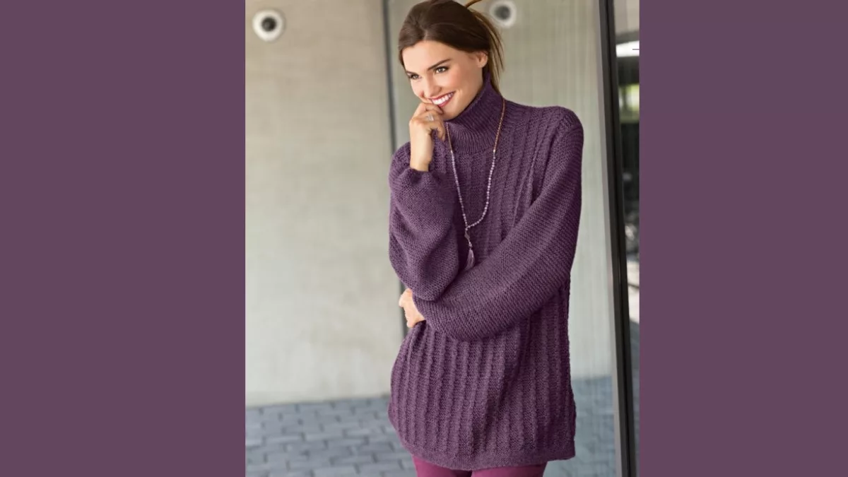 Теплый фиолетовый свитер оверсайз с мелкими косами