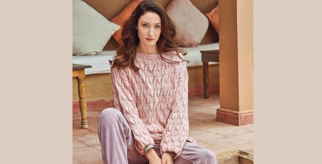 Openwork pullover with boat neckline