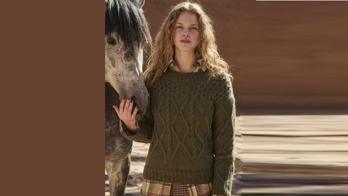 Оливковый вязаный пуловер с миксом узоров