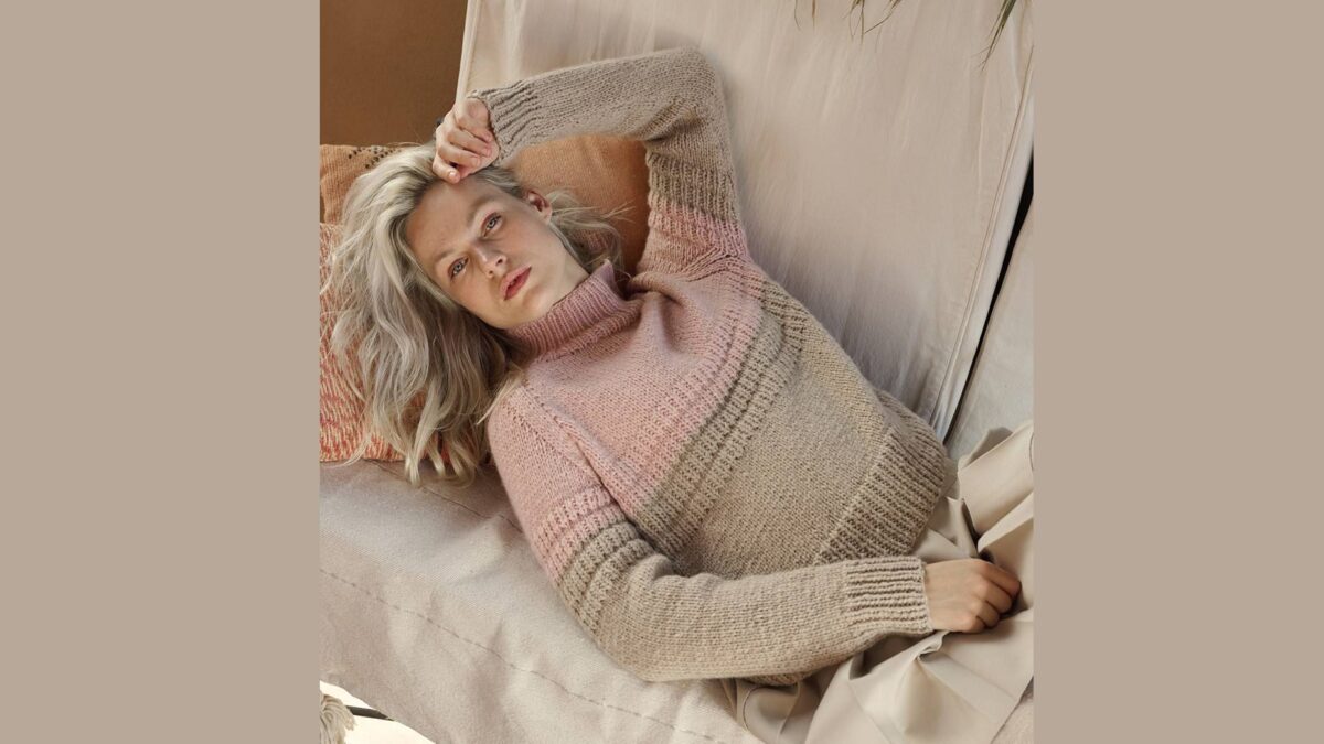 Двухцветный пуловер реглан