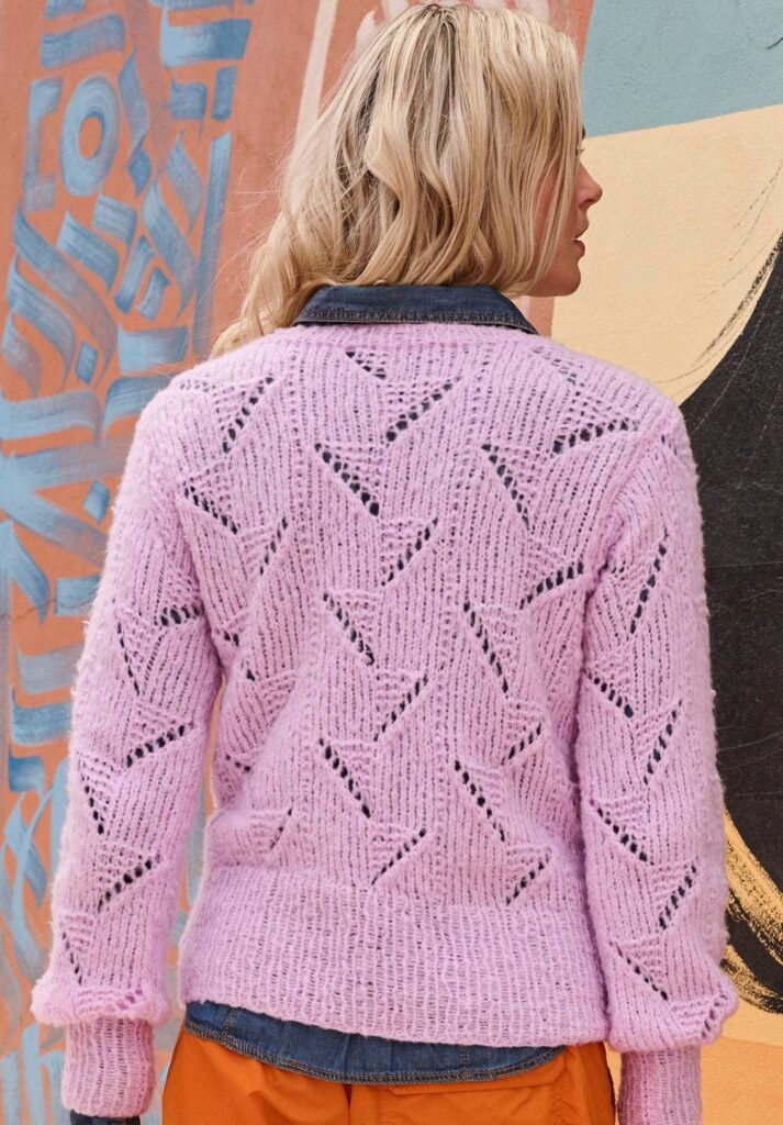 вязаный пуловер