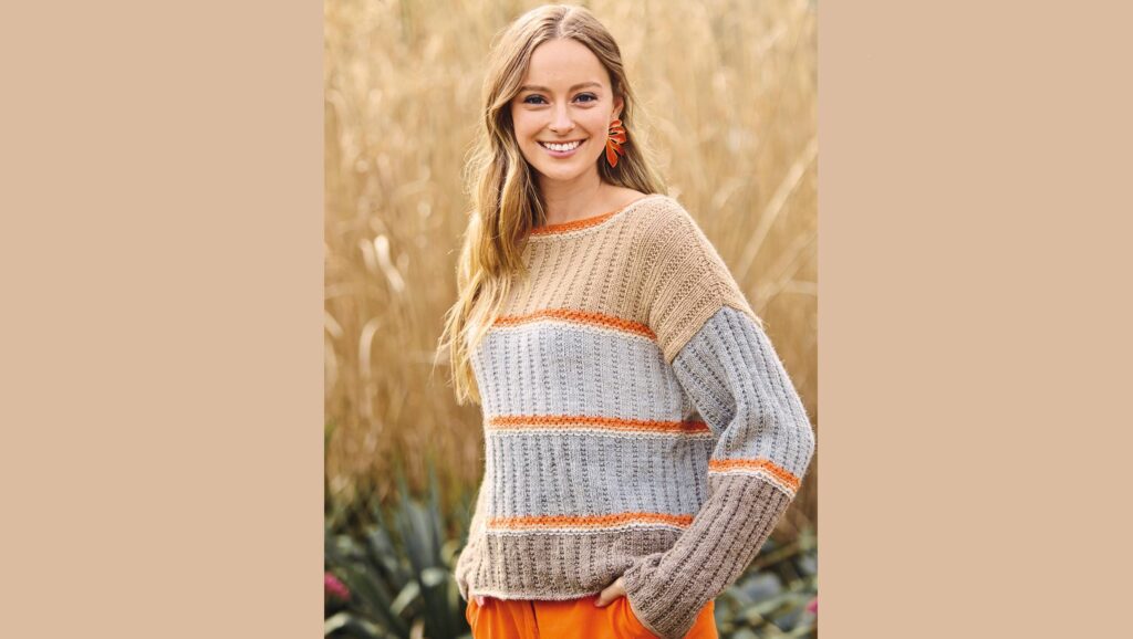 Пуловер в полоску с круглой горловиной