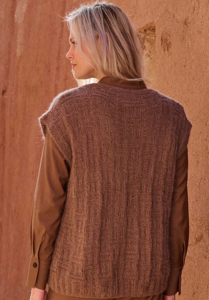 вязаный жилет