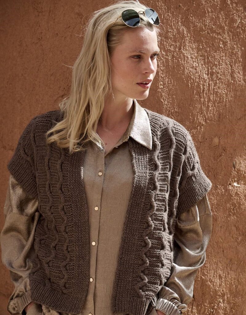 вязаный жилет