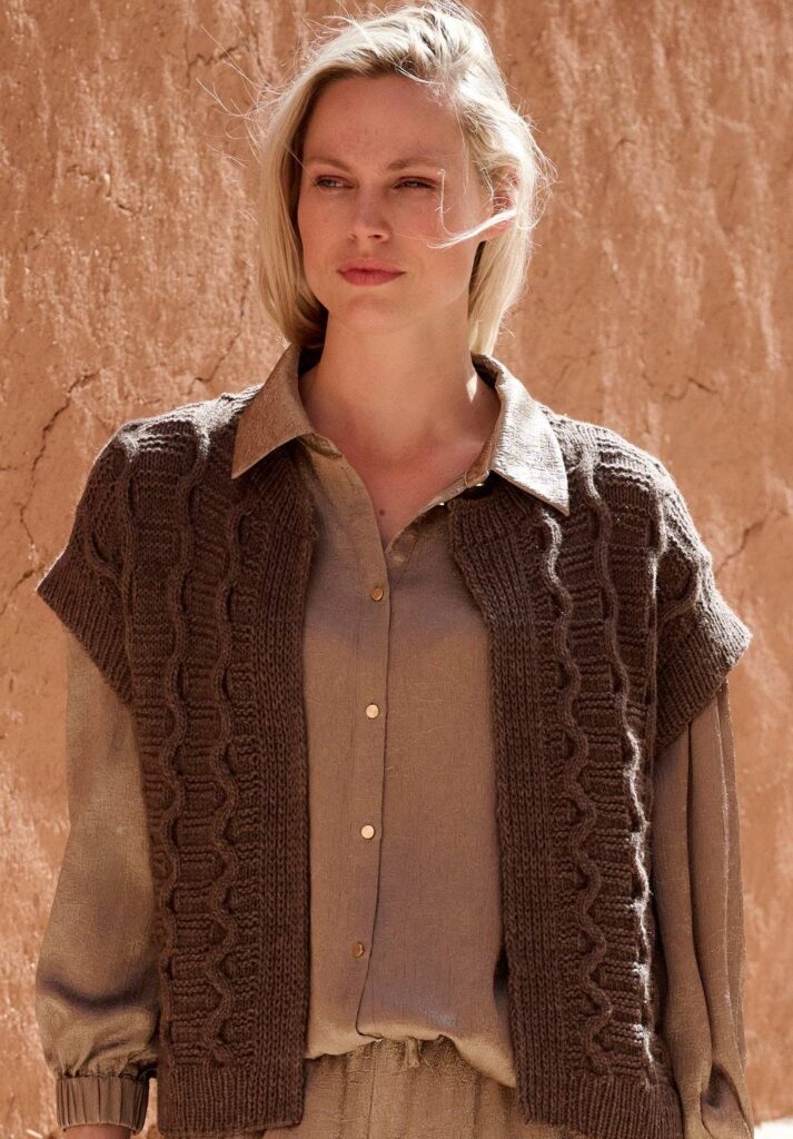 вязаный жилет