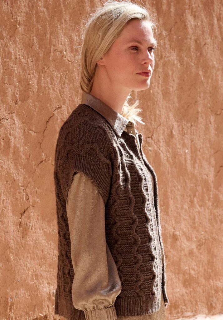 вязаный жилет