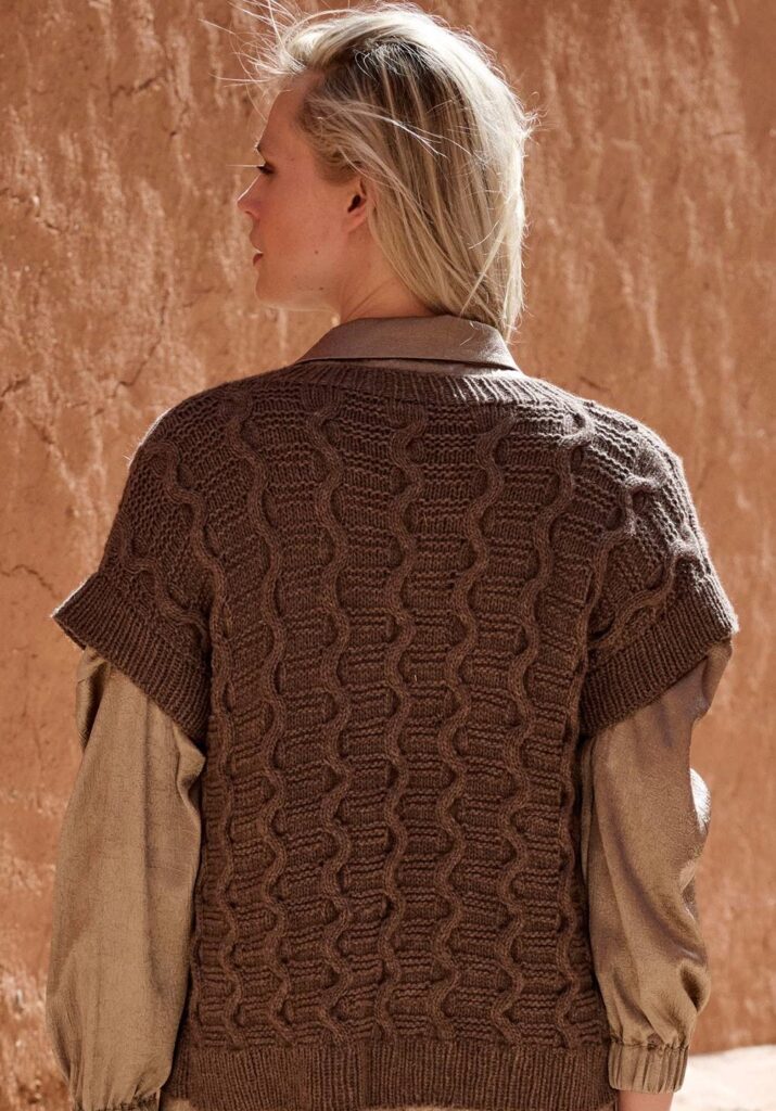 вязаный жилет