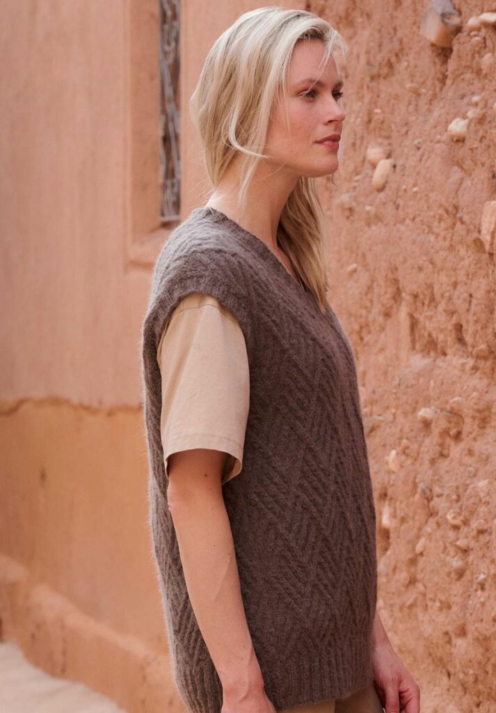 вязаный жилет