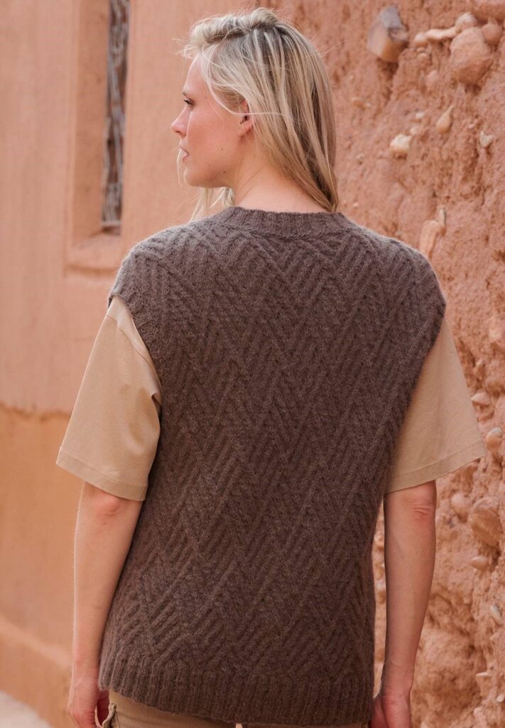 вязаный жилет