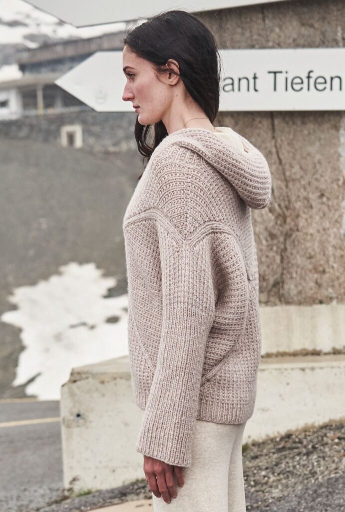 вязаный пуловер