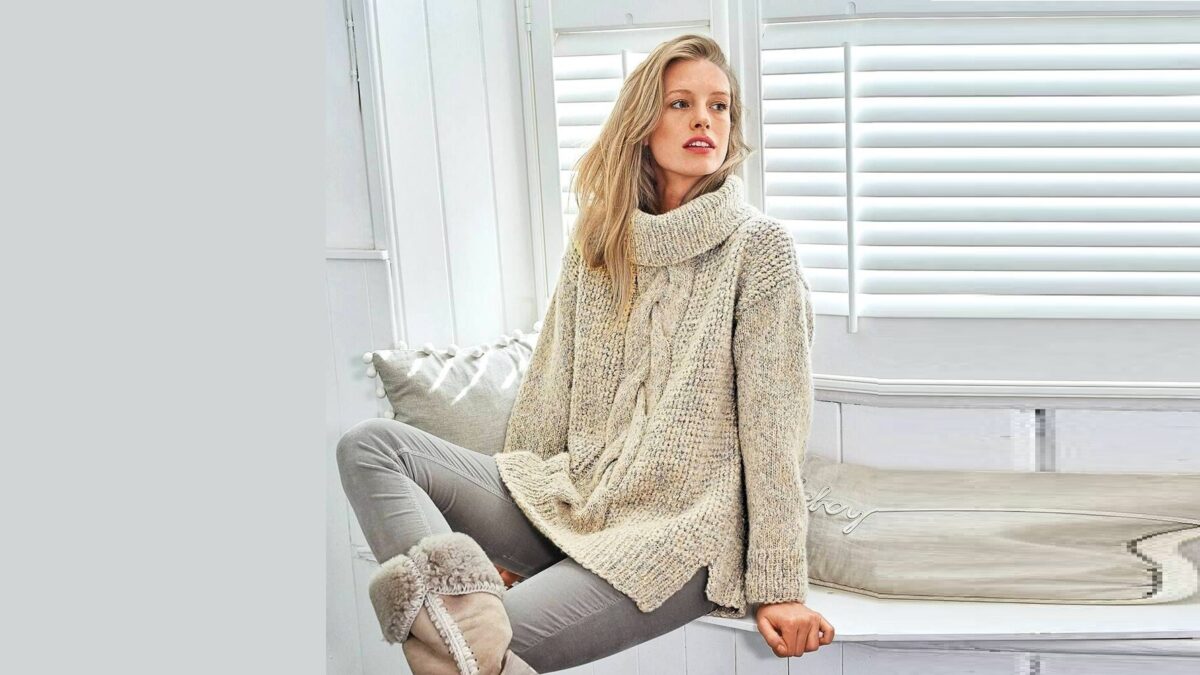 Свитер оверсайз с центральной косой