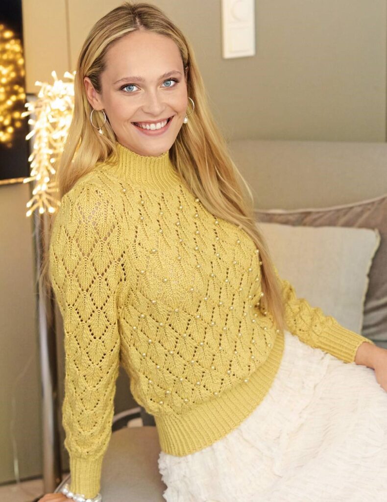 вязаный пуловер