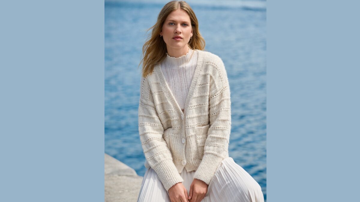 Жакет с дорожками из узора с дырочками