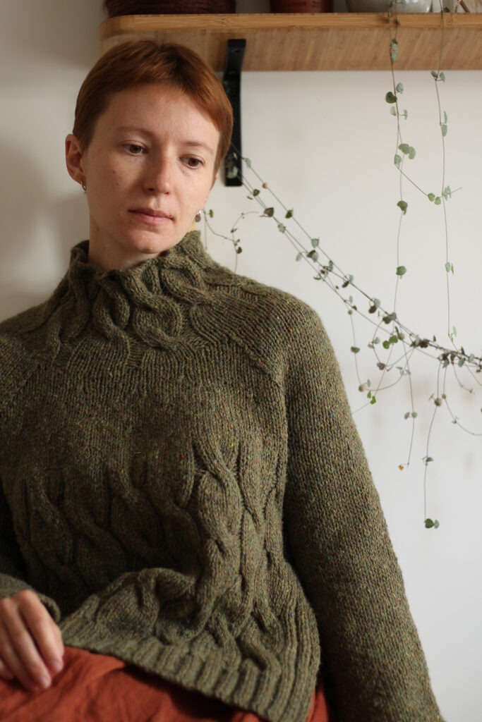 вязаный пуловер