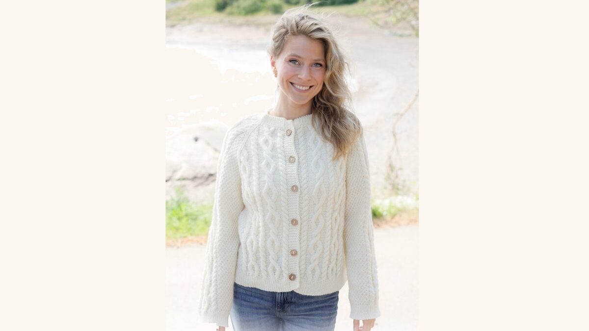 Жакет реглан с узором «Косы»