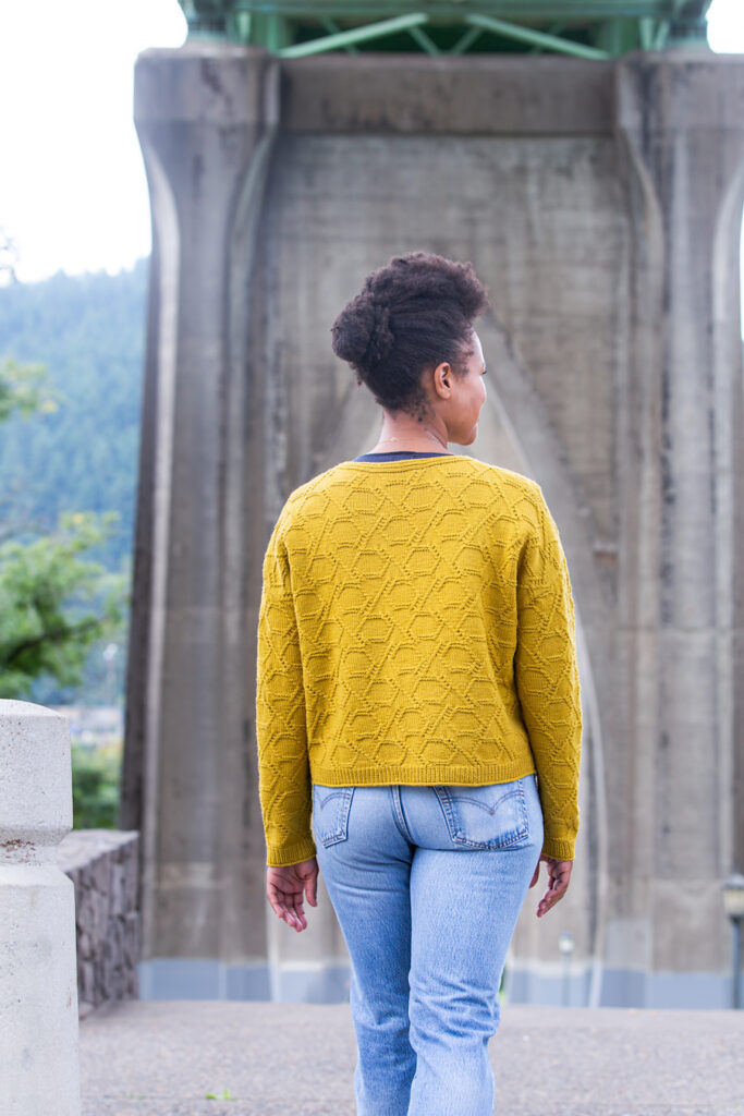 вязаный пуловер