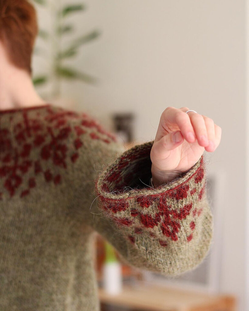 вязаный пуловер