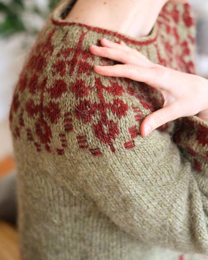 вязаный пуловер