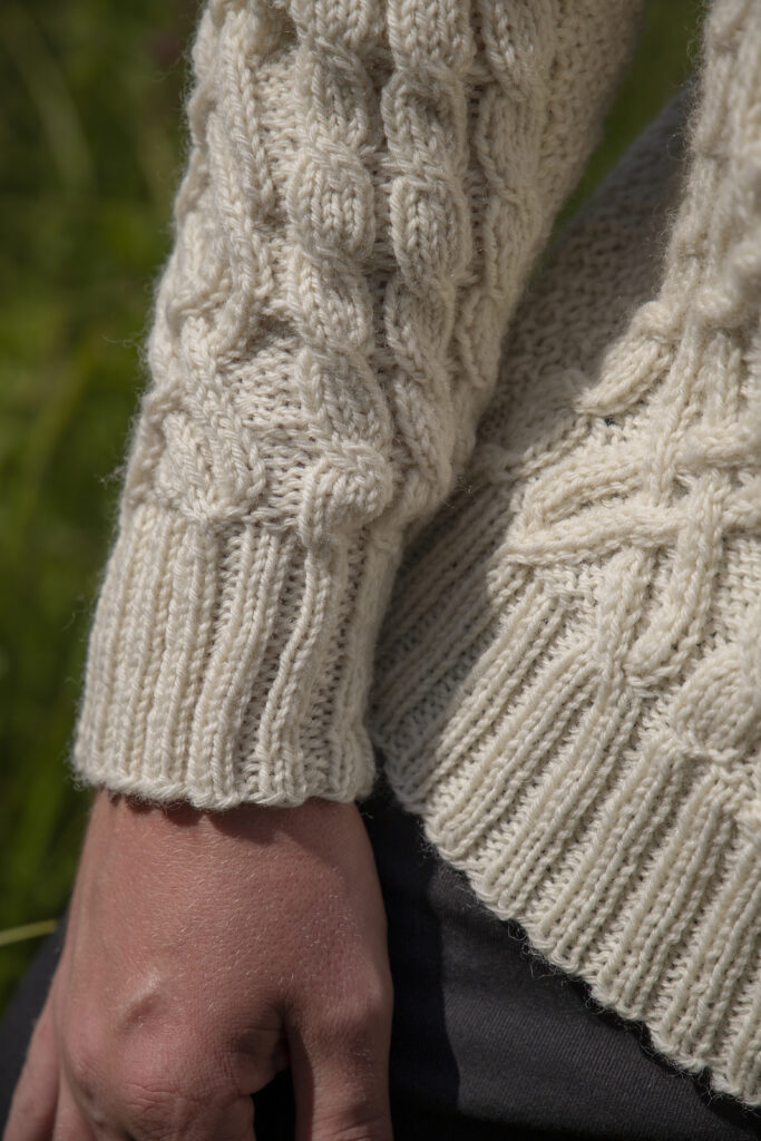 вязаный свитер