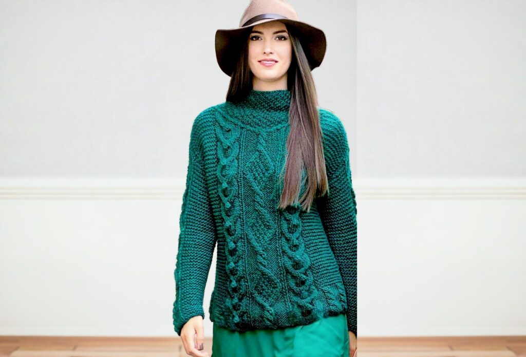Изумрудный пуловер с узором из кос
