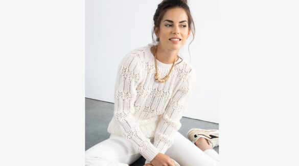 Белый, легкий, ажурный – кажется, что этот пуловер спустился с неба.