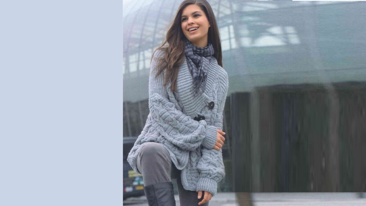 Серый жакет на пуговицах с шалевым воротником и структурным узором