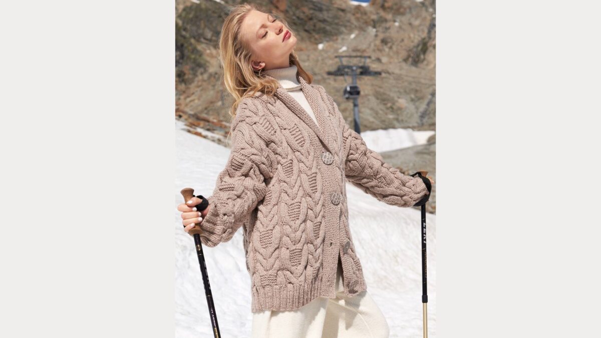 Жакет на пуговицах с объемными «косами»