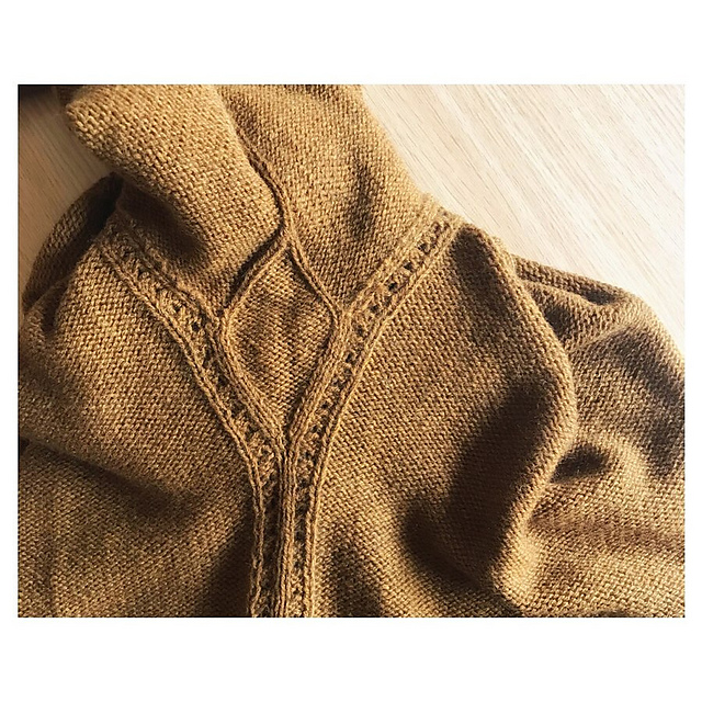 вязаный пуловер