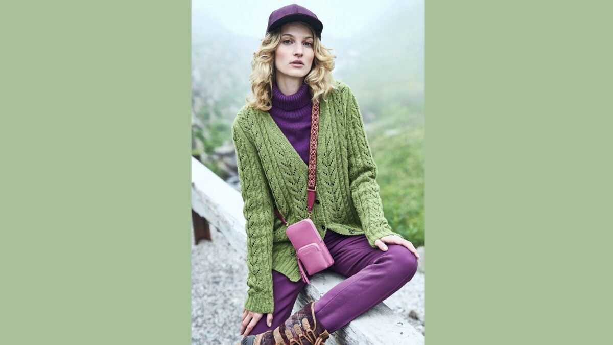 Зеленый кардиган с «косами» и ажуром