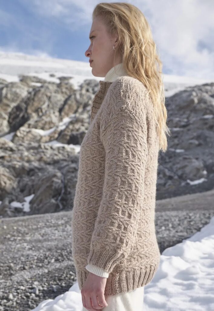 вязаный пуловер