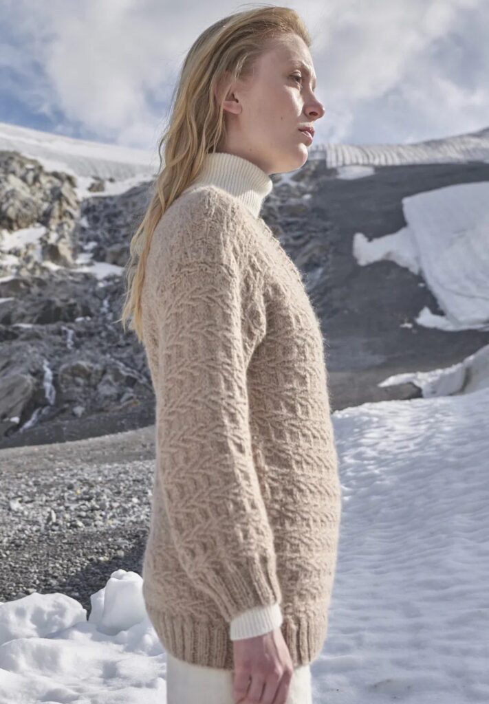 вязаный пуловер