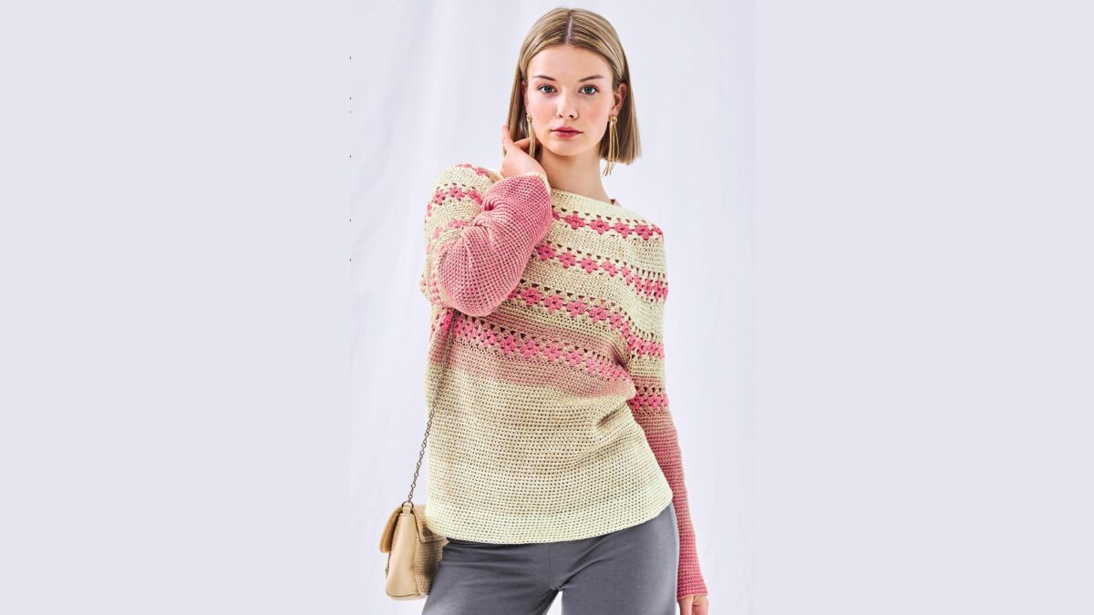 Пуловер с кружевными прошвами