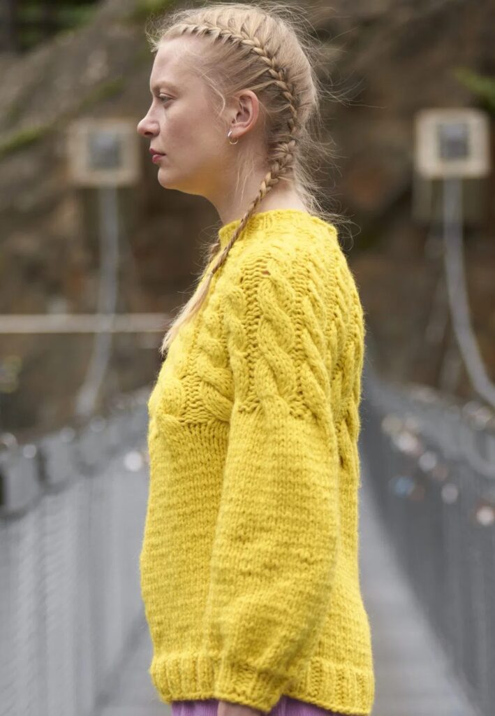 вязаный пуловер