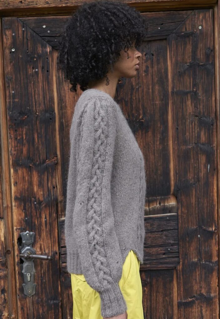 вязаный пуловер