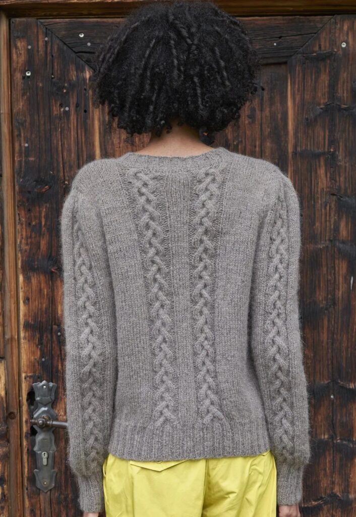 вязаный пуловер