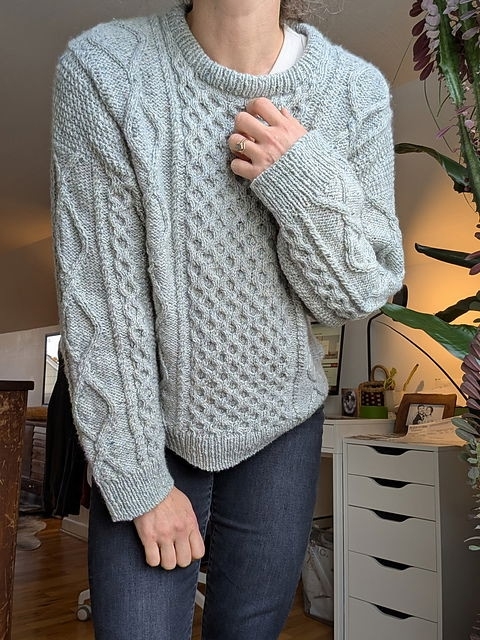 вязаный пуловер